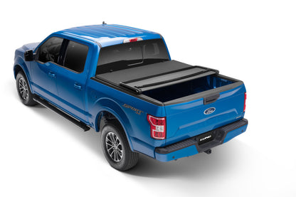 Lund 15-18 Ford F-150 (5.5ft. Bed) Genesis Elite Tri-Fold Tonneau Cover - Black