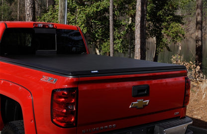 Lund 07-13 Chevy Silverado 1500 Fleetside (5.8ft. Bed) Hard Fold Tonneau Cover - Black