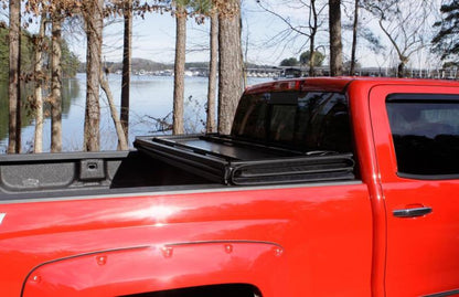 Lund 14-17 Chevy Silverado 1500 Fleetside (5.8ft. Bed) Hard Fold Tonneau Cover - Black