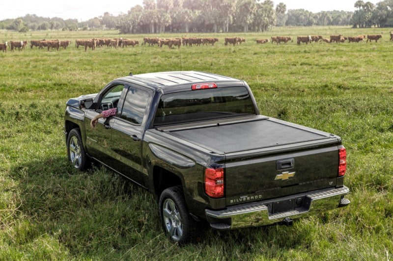 Roll-N-Lock 07-18 Toyota Tundra Crew Max Cab XSB 65in M-Series Retractable Tonneau Cover