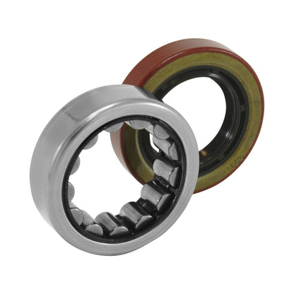 Yukon Gear R1563TAV Axle Bearing and Seal Kit / Torringtonbrand / 2.250in OD / 1.400in ID